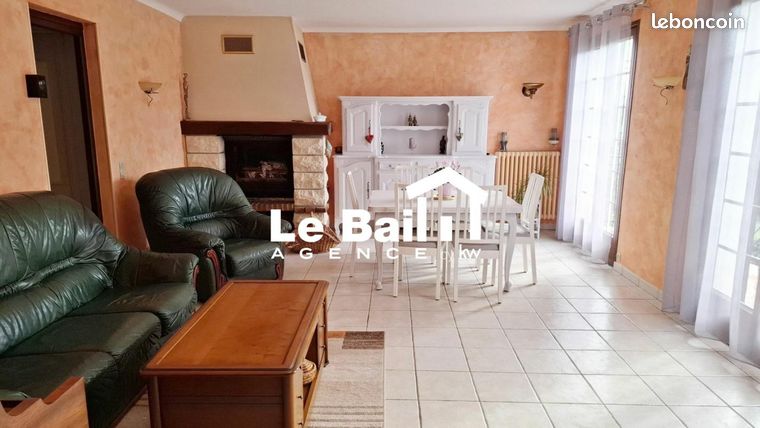 https://img.leboncoin.fr/api/v1/lbcpb1/images/91/dc/24/91dc24a9463311ff10c49bfa50d69b7dff6b8112.jpg?rule=ad-image