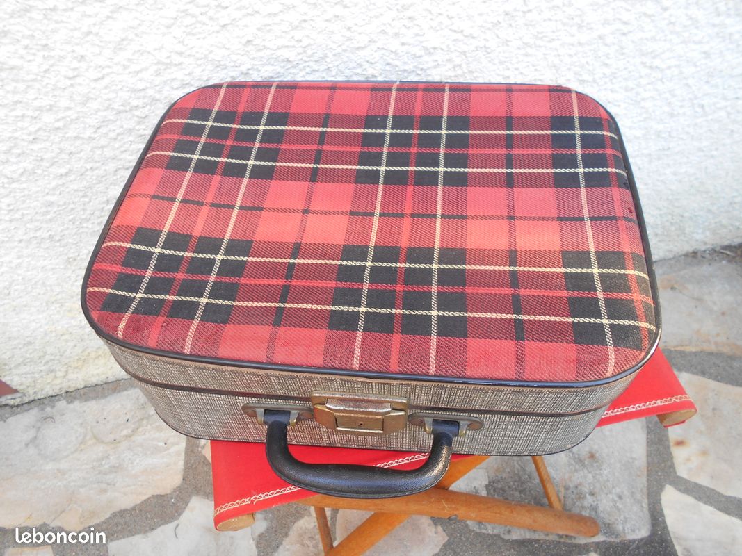 Valise Vintage écossaise Rouge – Sac De Voyage Sport – Modèle à Nettoyer