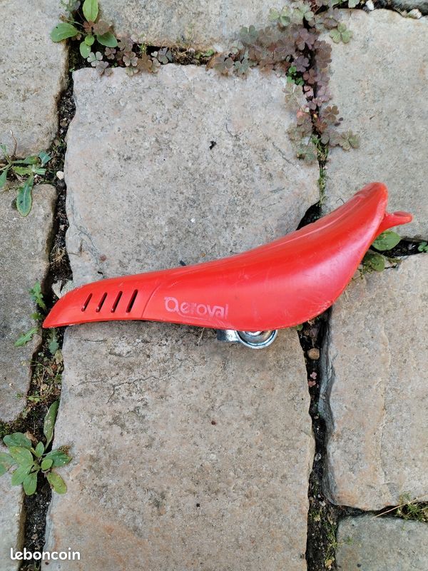 Selle BMX Vintage Iscaselle – Années 80, Rouge, Plastique, Neuve Sous Blister