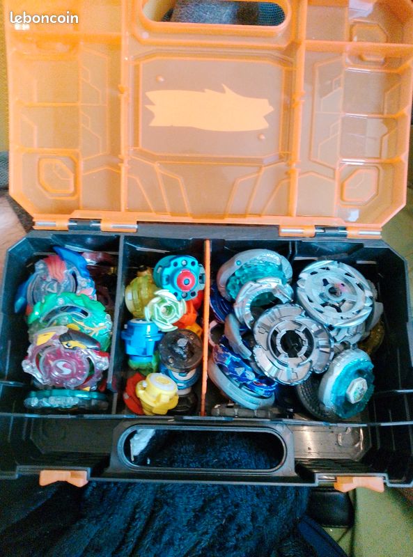 Toupies Beyblade à rafales avec lanceurs avec la boite de rangement