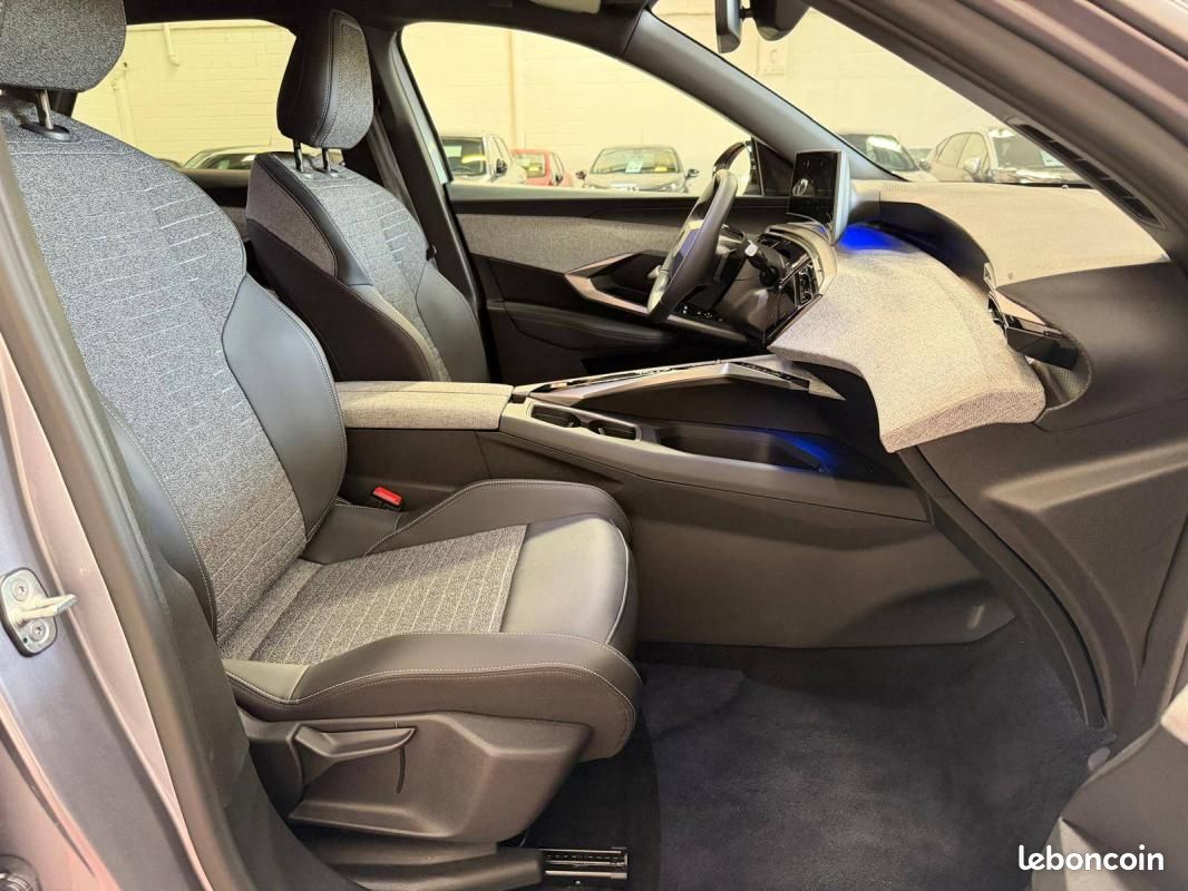 Peugeot 3008 Hybrid 145 e-DCS6 Allure - 21990 EUROS EXPORT ALGERIE TUNISIE MAROC (image 24)
