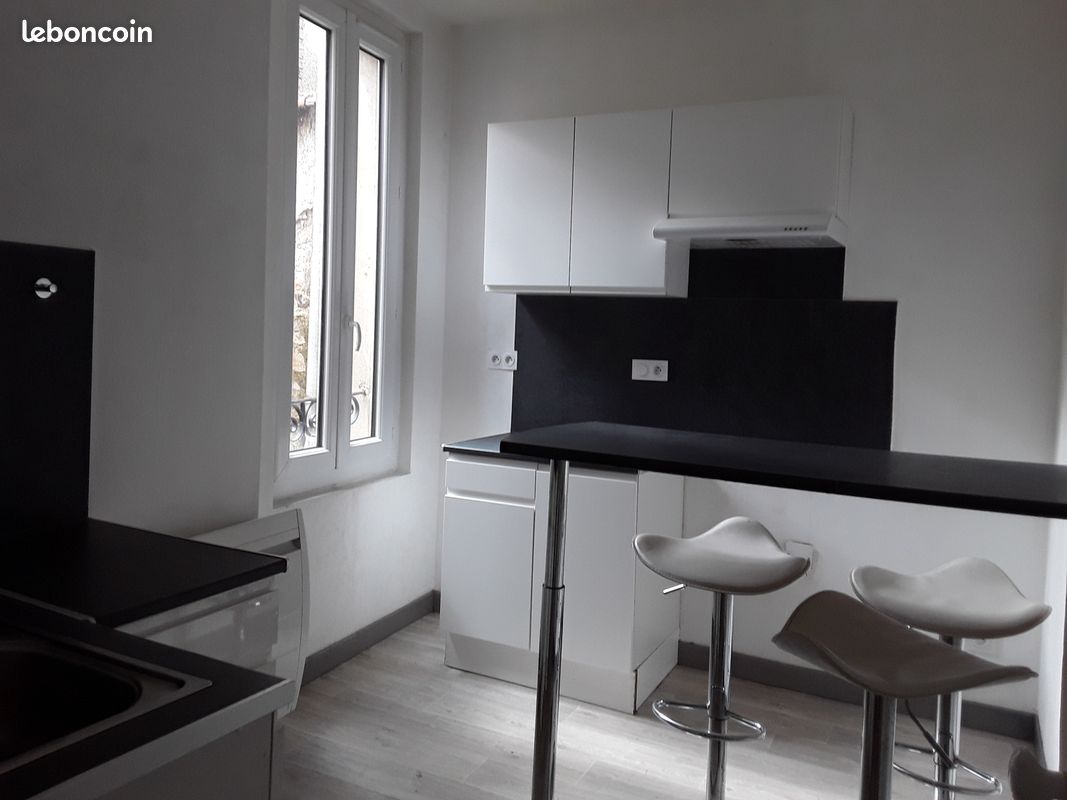 Appartement T2 Plein Centre Ville au Calme (image 1)