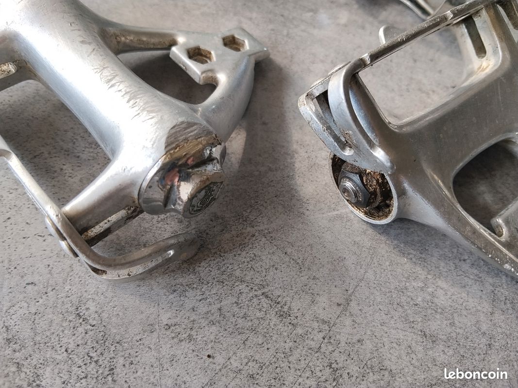 Dérailleur Avant Campagnolo Super Record 11v Endommagé - Pour Pièces Ou Réparation