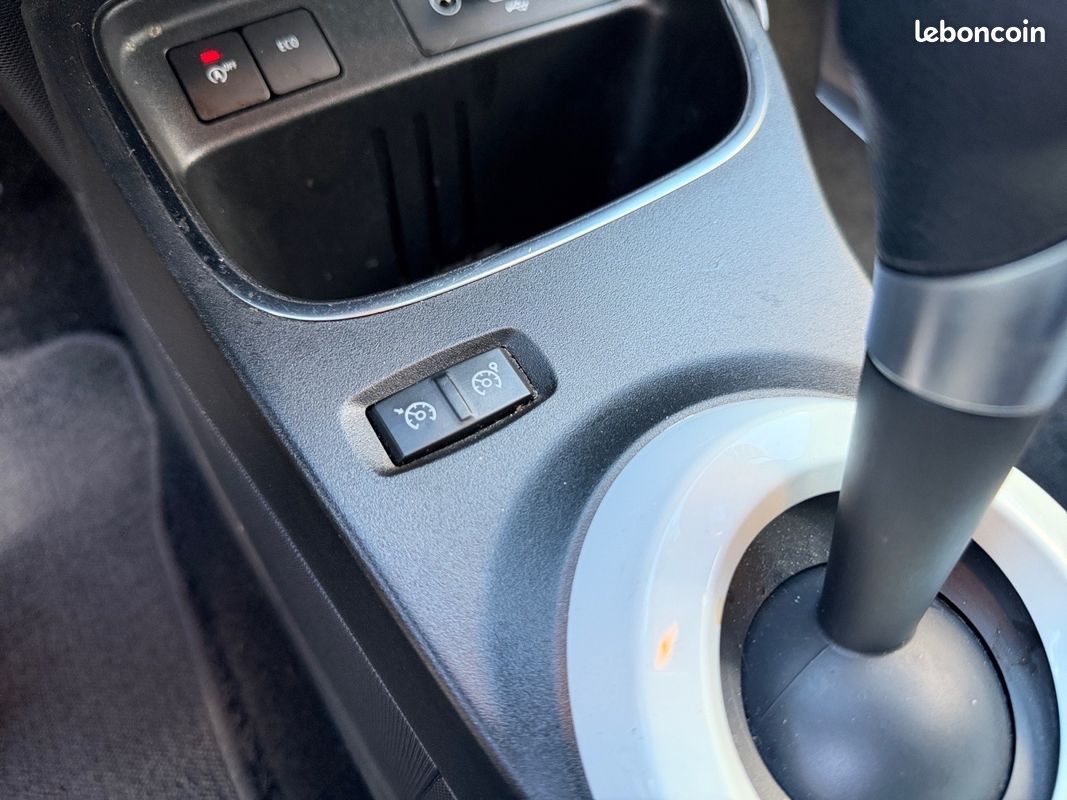 RENAULT TWINGO III TCe 95 EDC Intens CarPlay radar de recul regulateur de vitesse (image 13)