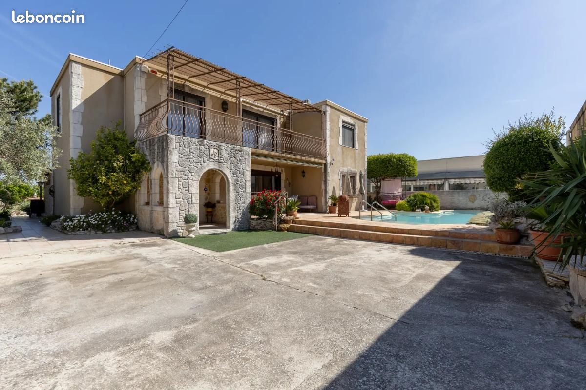 Maison 7 pièces 238 m² · à Gignac-la-Nerthe · 238 m² · 649 000 €