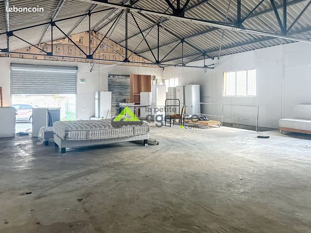Parking/box 380 m² Guéret
