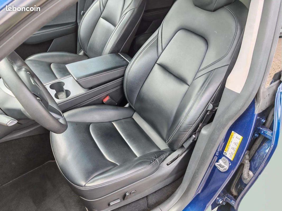 TESLA MODEL Y Performance * Dual Motor AWD * 534 ch * 75 kWh * Toit Pano (image 11)