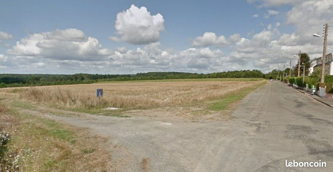 Terrain à bâtir de 288 m² à PLEUGUENEUC (35) · 39 000 €
