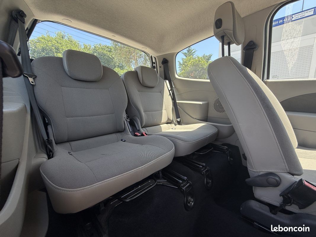Renault twingo ii 1.2 75 authentique 2010 (image 10)