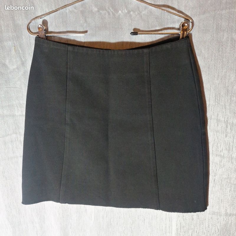 Mini-jupe noire , Camaïeu , taille M (image 1)