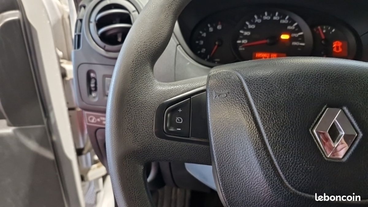Renault Master CABINE APPROFONDIE L2H2 3.5t 2.3 dci 130 GD CONFORT 7 Places (image 28)