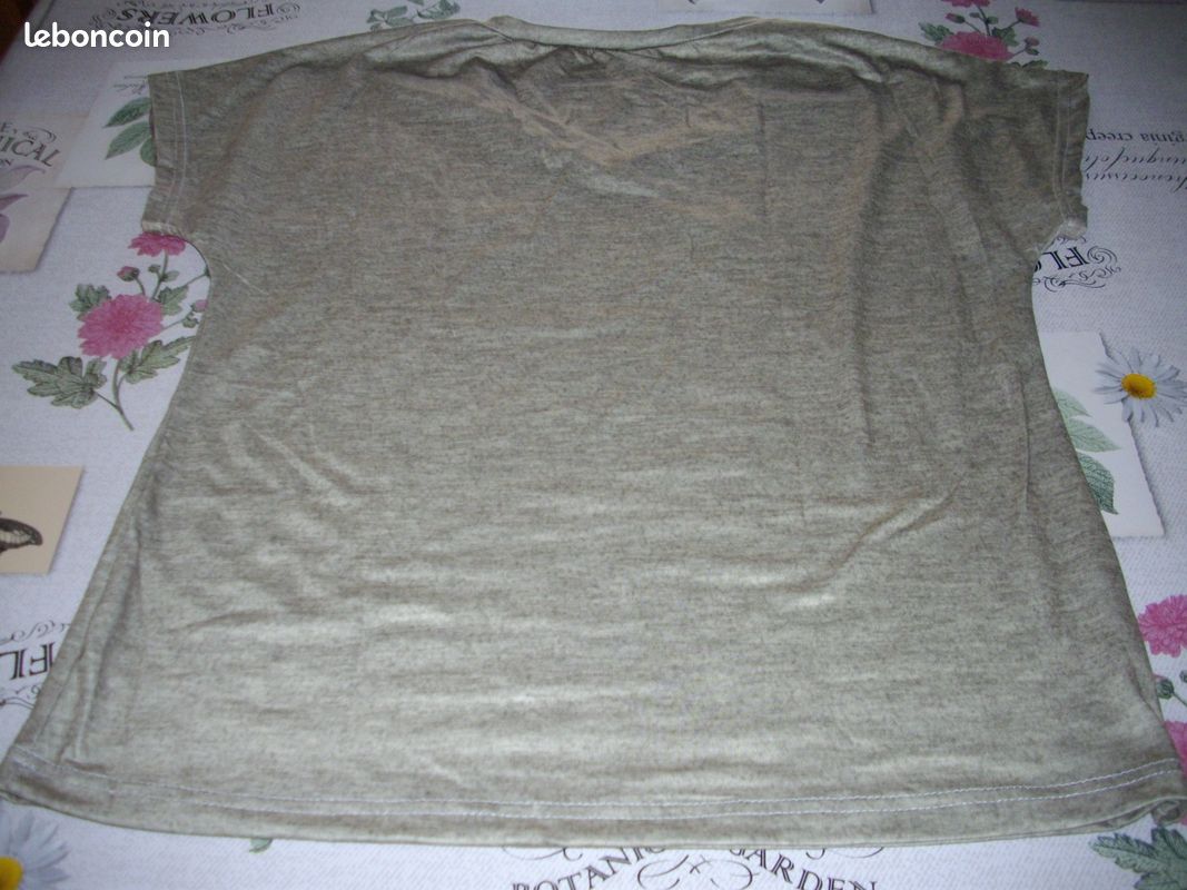 Tee-shirt kaki motif papillon (image 2)