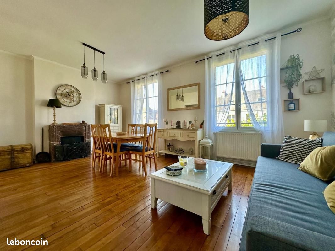 Appartement 3 pièces 71 m² · à Étampes · 71 m² · 950 €