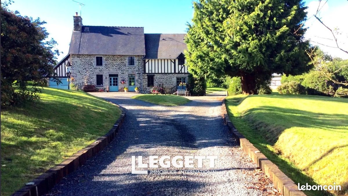 Maison 11 pièces 283 m² · à La Chapelle-Urée · 283 m² · 371 000 €