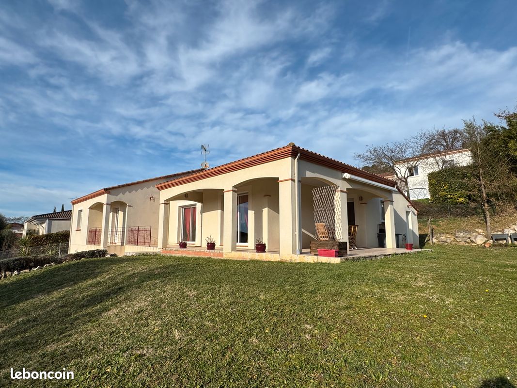Maison 6 pièces 176 m² · à Bon-Encontre · 176 m² · 398 000 €