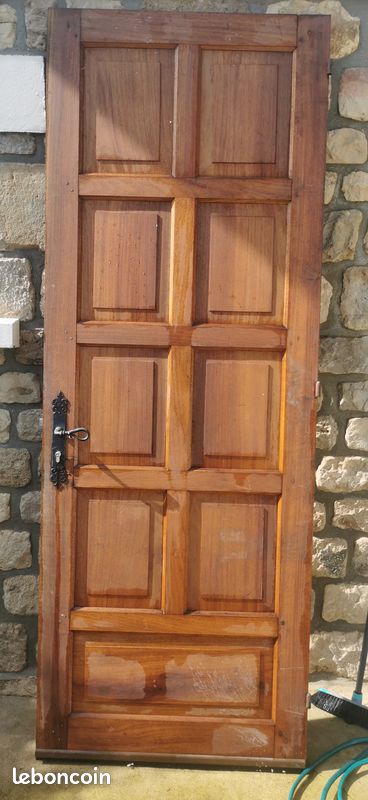 Porte d'entrée bois massif (image 1)