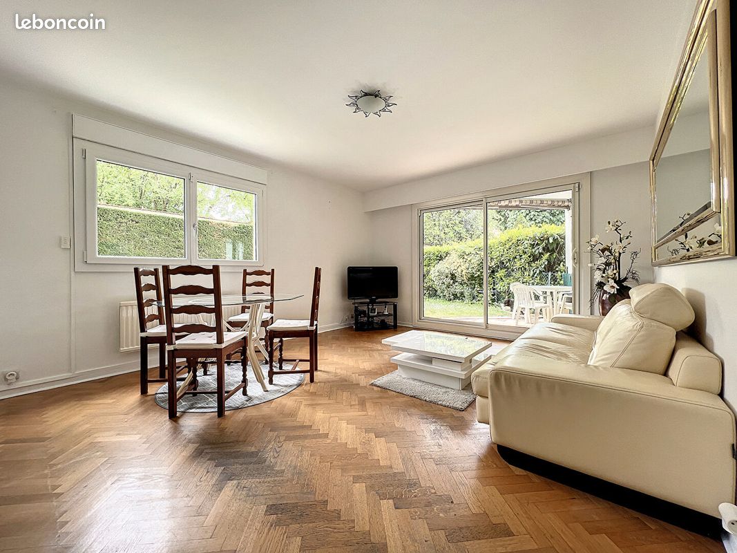 Appartement 3 pièces 70 m² · à Champagne-au-Mont-d'Or · 70 m² · 329 000 €