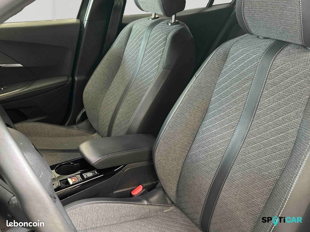 PEUGEOT 2008 PureTech 130 S&S EAT8 Allure (image 11)