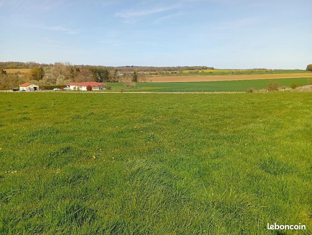 VEND TERRAIN DE 36340 m2 MIXTE/CONSTRUCTIBLE · à Hévilliers · 180 000 €