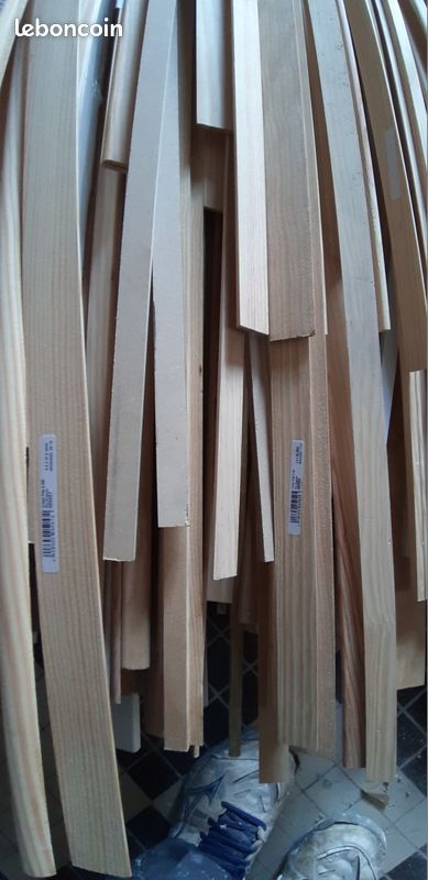 Stock de baguettes de bois, tasseaux, plinthes (image 2)