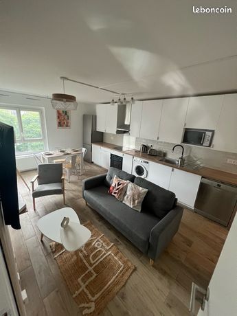 Appartement refait à neuf cité Descartes