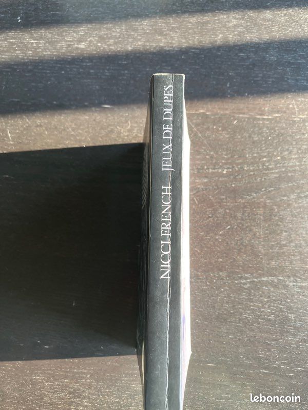 Livre Jeux de dupe , roman écrit par Nicci French (image 3)
