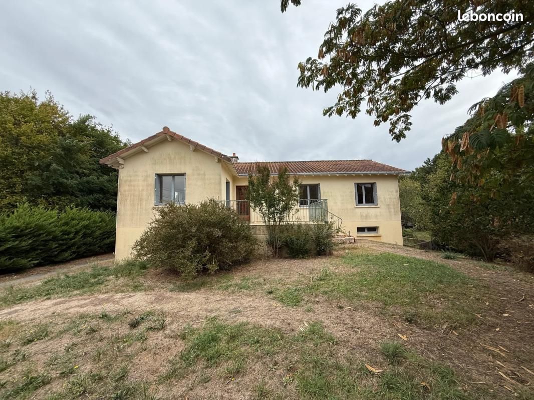Maison 5 pièces 160 m² · à Savigny-Lévescault · 160 m² · 158 500 €