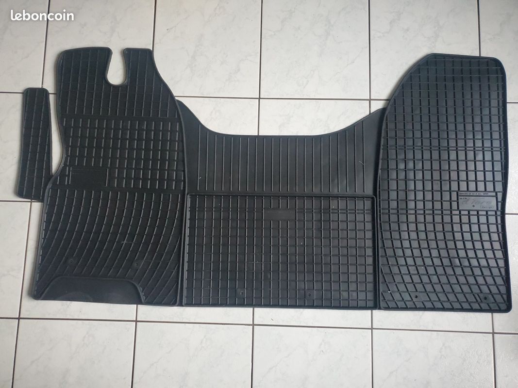 Tapis Caoutchouc Sur Mesure Pour Iveco Daily (à Partir De 2016) - Antidérapant Et Ultra Résistant !