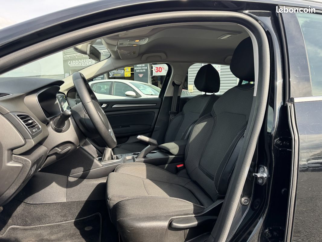 Renault MÉGANE IV ESTATE ESTATE 1.5 DCI 115 Evolution (image 7)