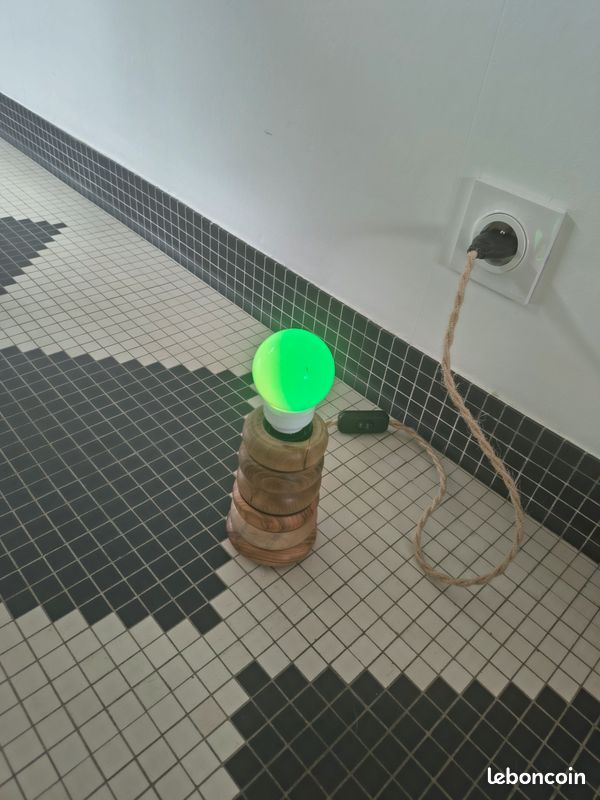 Ampoule Brilliant LED multi-couleurs (image 1)