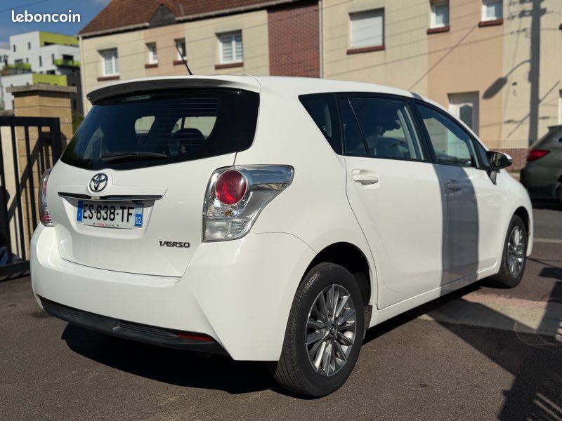 Toyota Verso Monospace 1.6 D-4D 112CV Phase 2 CT OK 162000KM garantie 6 mois (image 3)