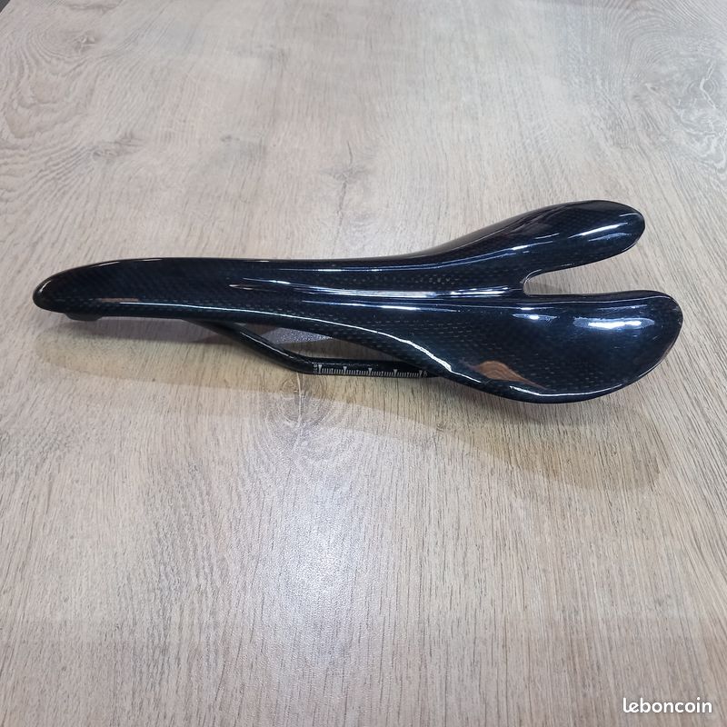 Selle full carbone (image 3)