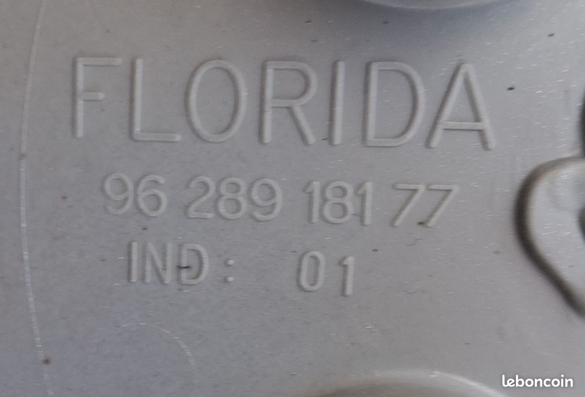 4 enjoliveurs Peugeot 206 taille 14 pouces modèle Florida en très bon état (image 3)
