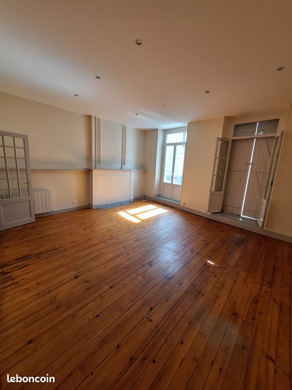Appartement 1 pièce 28 m² · à Saint-Céré · 28 m² · 300 €/mois