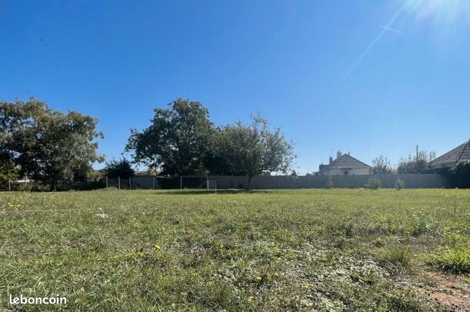 Terrain 800 m² Les Andelys · 50 000 €