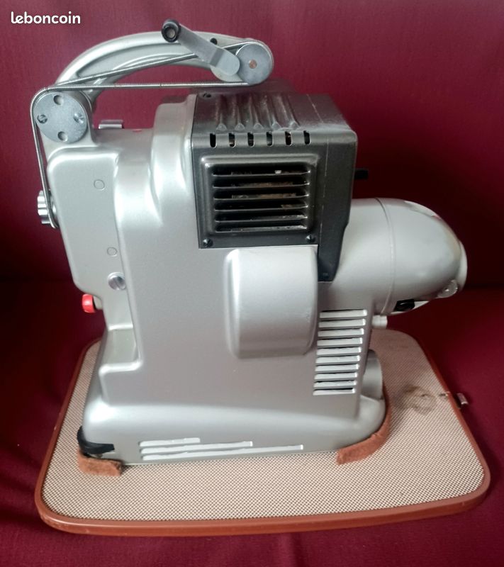 PROJECTEUR PAILLARD-BOLEX M8 avec valise d'origine EUR 1.000,00