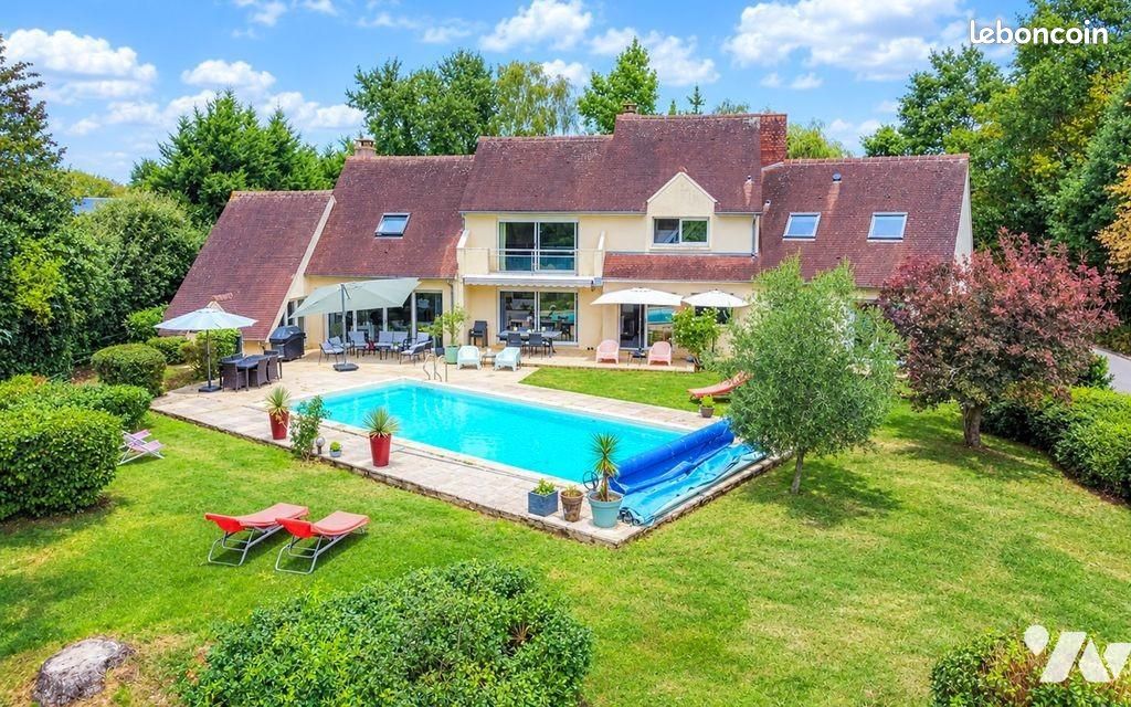 Maison 8 pièces 263 m² · à Yvré-l'Évêque · 263 m² · 585 000 €