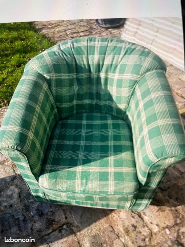 Fauteuil et repose pied (image 1)
