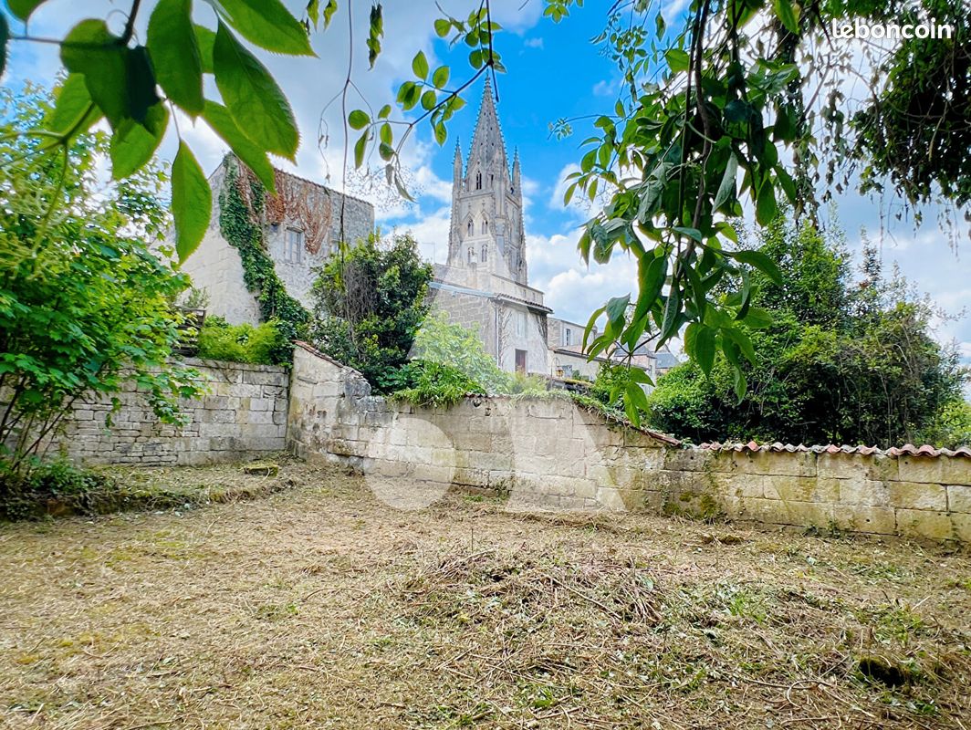 Appartement 4 pièces 49 m² · à Saintes · 49 m² · 75 000 €