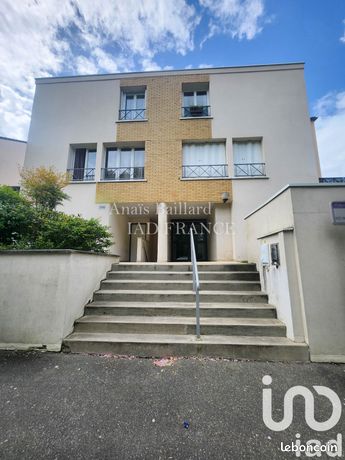 https://img.leboncoin.fr/api/v1/lbcpb1/images/92/00/e0/9200e002a207fd30bcb803525bc01f5d80e4efc5.jpg?rule=ad-image