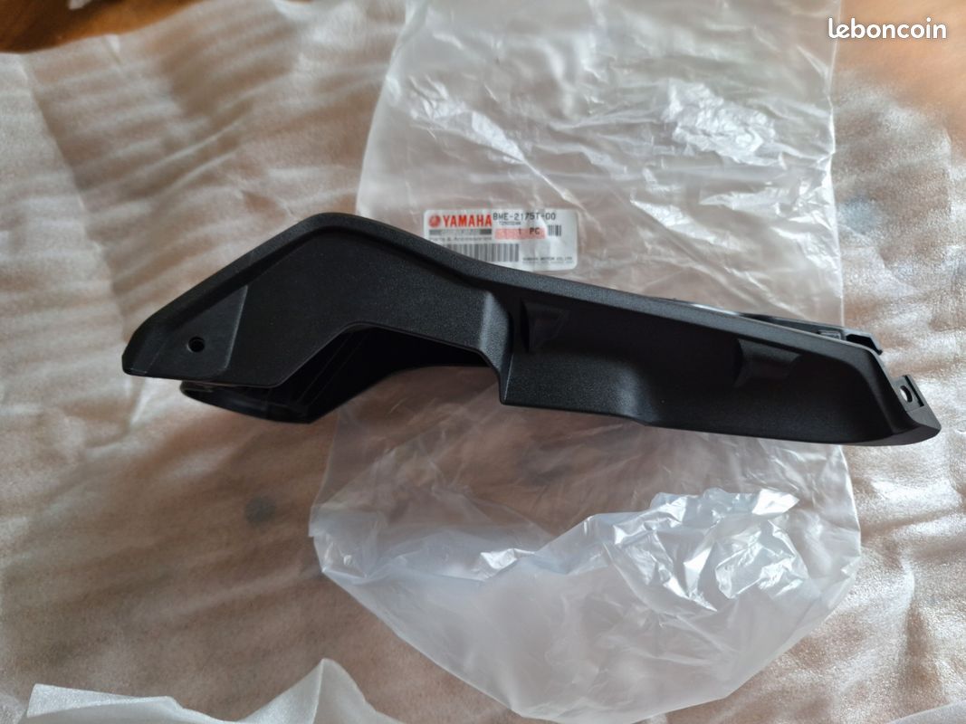 Support d'écope de radiateur gauche MT-09 (image 3)