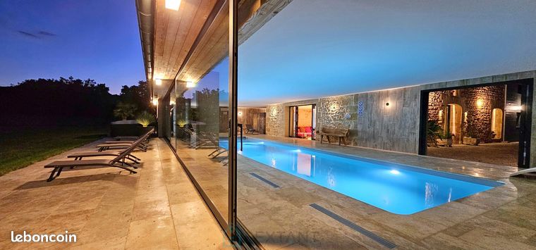 Maison 14 pièces 798 m²