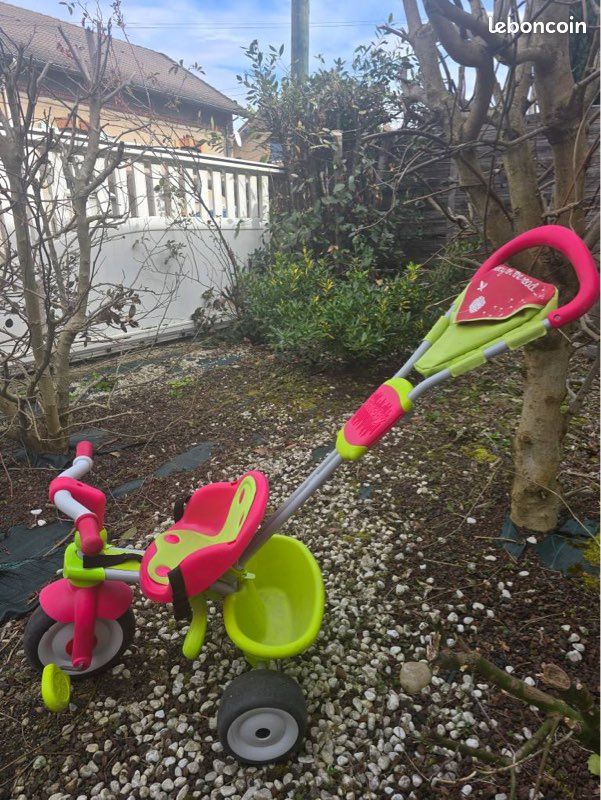 Vends tricycle Smoby rose (image 1)