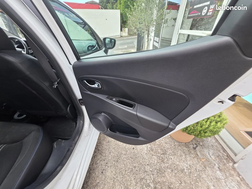 Renault CLIO IV Intens Pack GT Line / Vidange Neuve / (image 40)