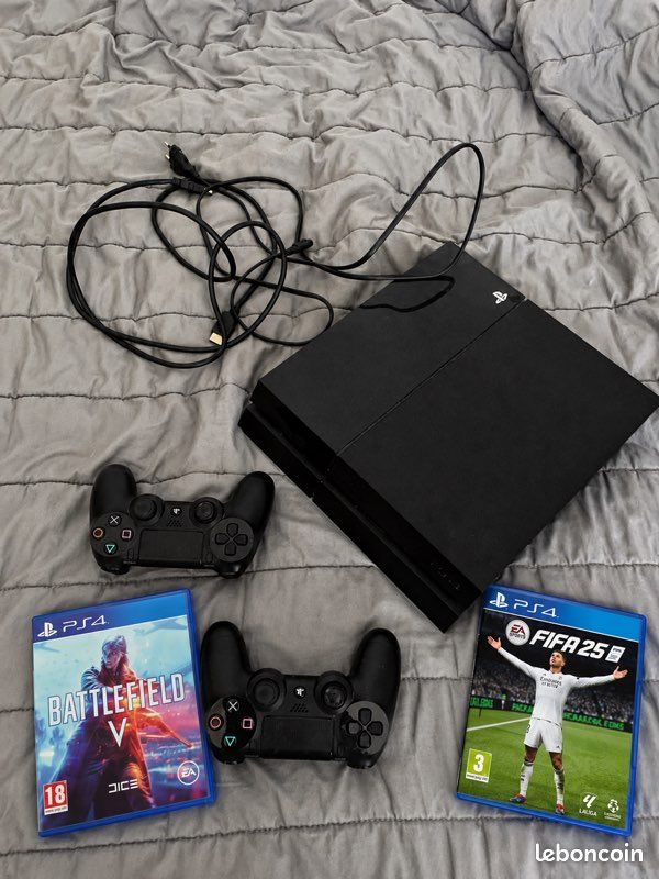 Ps4 avec 2 manettes FIFA25 battlefield 5 et câbles inclus (image 1)