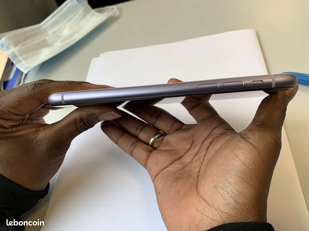 IPhone 11 (image 6)