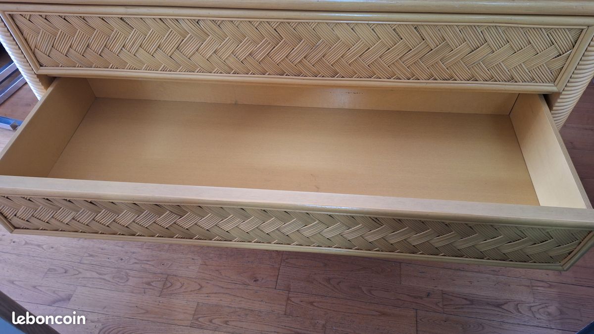 Commode contemporaine en rotin laqué et bois massif en bon état (image 4)