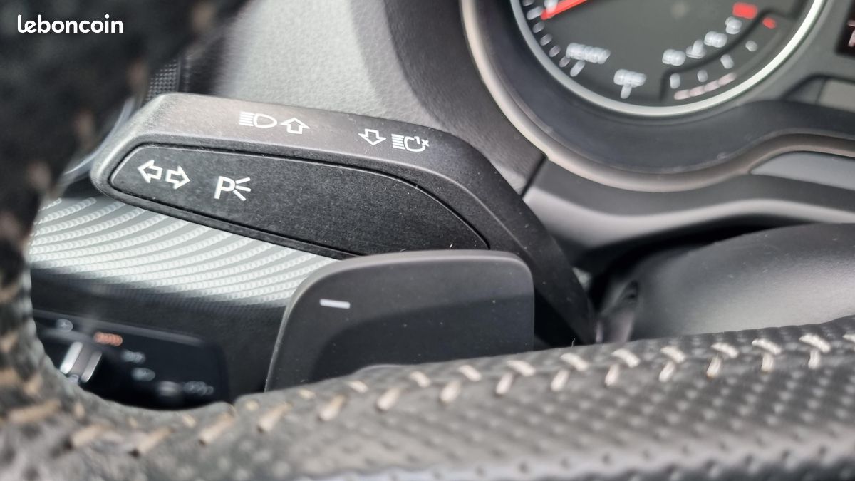 AUDI Q2 35 TFSI COD 150 S tronic 7 S Line (image 30)