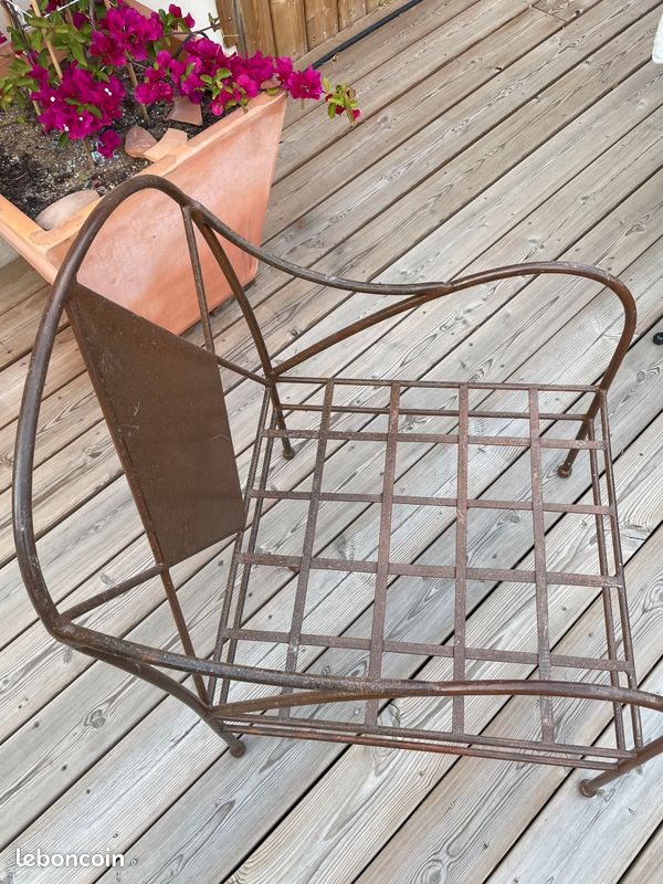 Fauteuil en fer vernis (image 3)