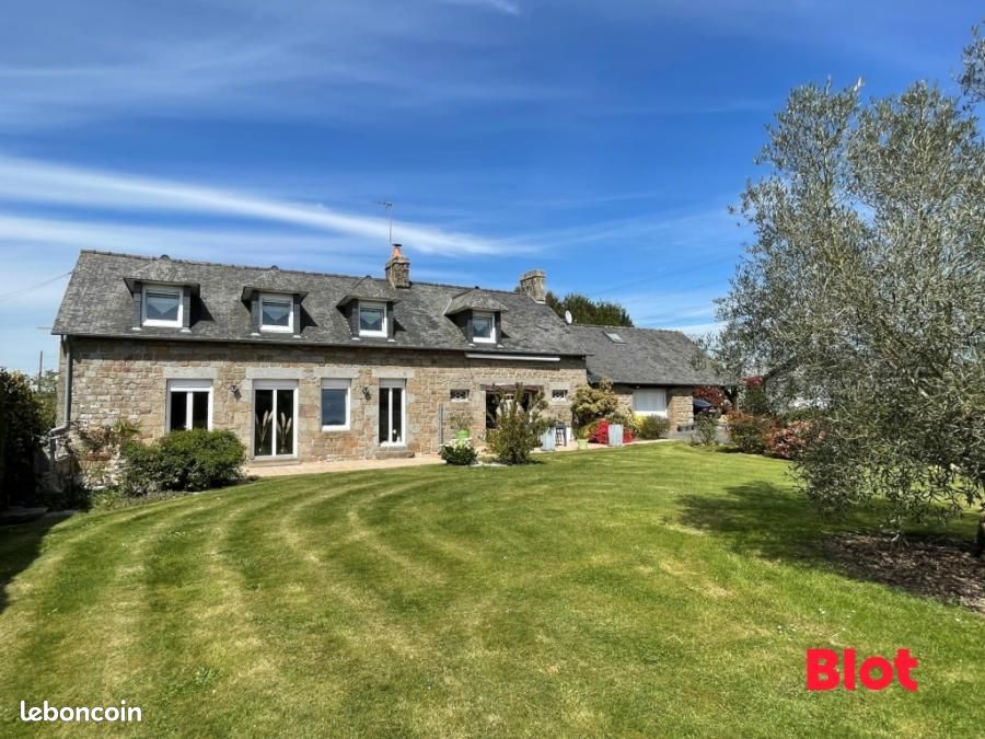 Maison 6 pièces 140 m² · à Saint-Germain-en-Coglès · 140 m² · 296 400 €